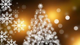 Das Bild zeigt einen Weihnachtsbaum und soll positive Weihnachtsstimmung verbreiten. 